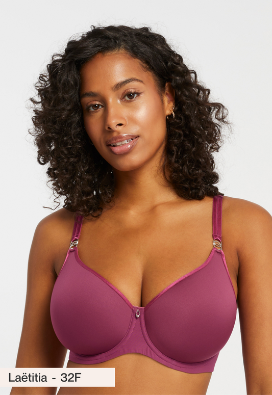 Model wearing the Sublime Spacer T-Shirt Bra Cranberry