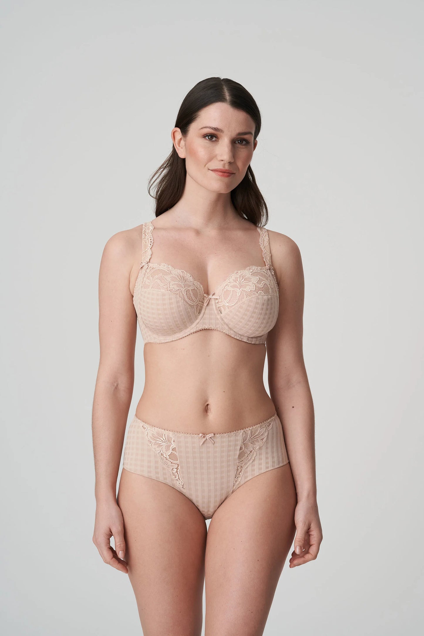 Madison Full Cup Underwire Bra in Caffe Latte worn by model front view image